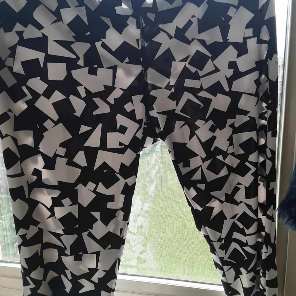 Black&white geometric leggings